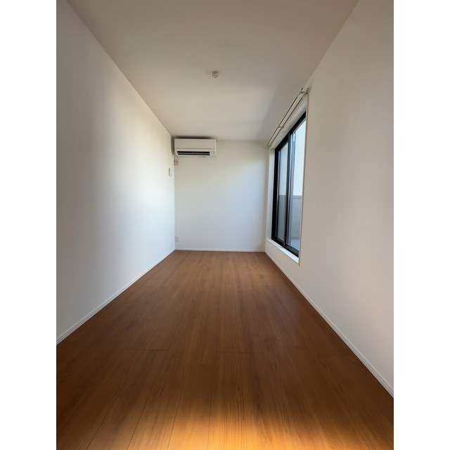 Modern 2-Bedroom House Near Station in Kanamecho 6