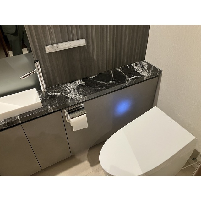 2-Bedroom Condo Near Station in Minamiaoyama 6