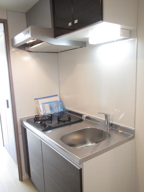 Modern Studio Condo in Enokicho 3