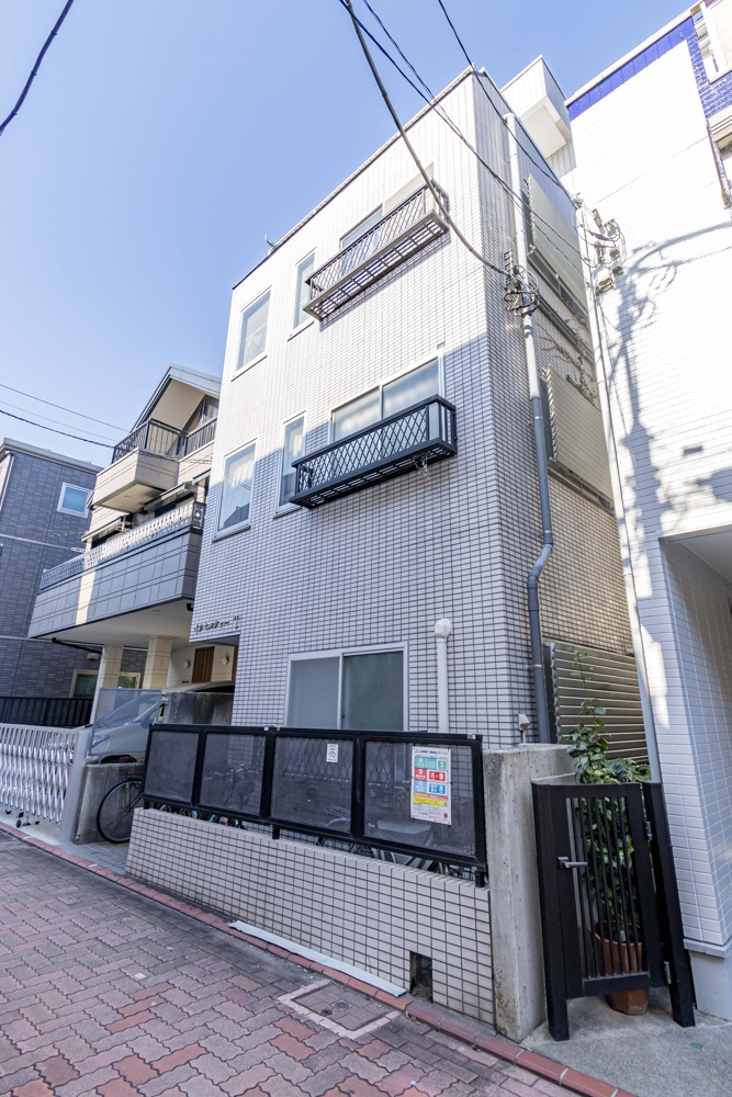 Classic Studio Property Near Station in Hatanodai 4