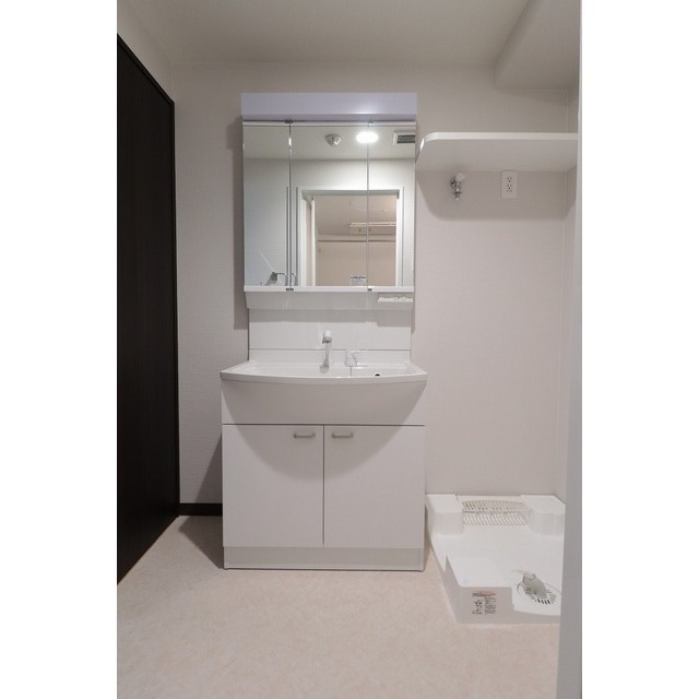 Modern 1-Bedroom Condo in Fuyuki 7