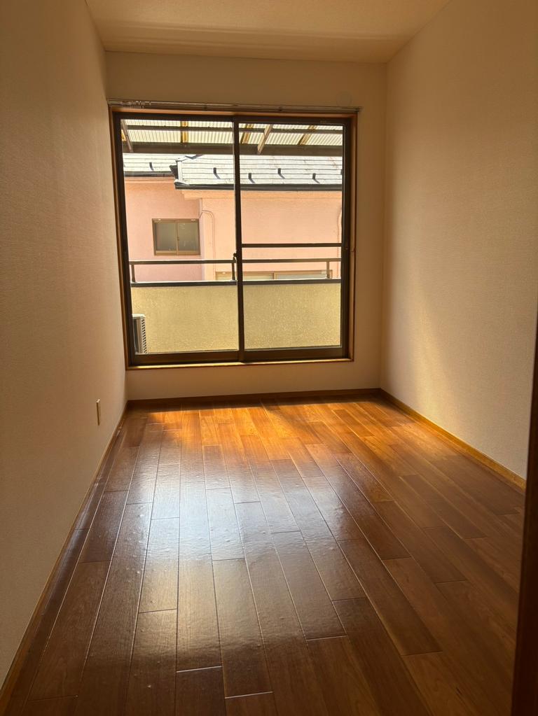 Charming 4-Bedroom House in Kashiwabarashinden 7