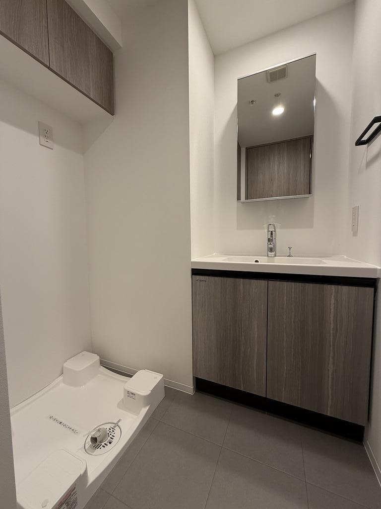 Brand New 2-Bedroom Condo Near Station in Toyo 2