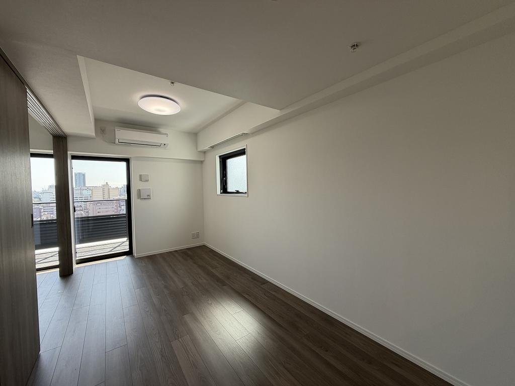 Brand New 2-Bedroom Condo Near Station in Toyo 7