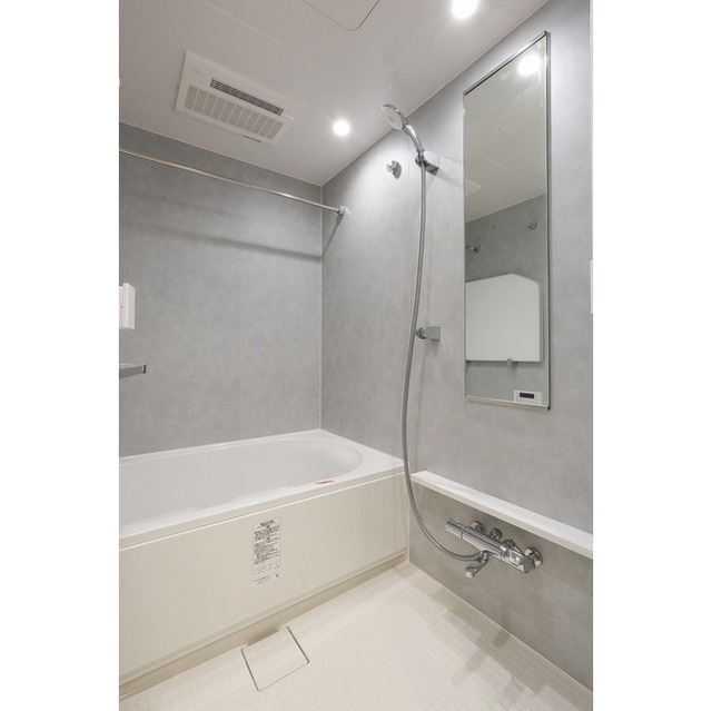 Modern 2-Bedroom Condo Near Station in Motoyoyogicho 6