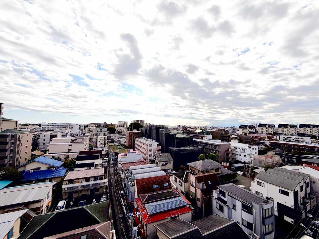 Vintage 2-Bedroom Condo Near Station in Minamikarasuyama 2