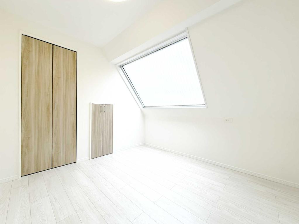 Vintage 2-Bedroom Condo Near Station in Minamikarasuyama 3
