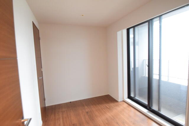 2-Bedroom Condo in Kaigan(3-chome) 4