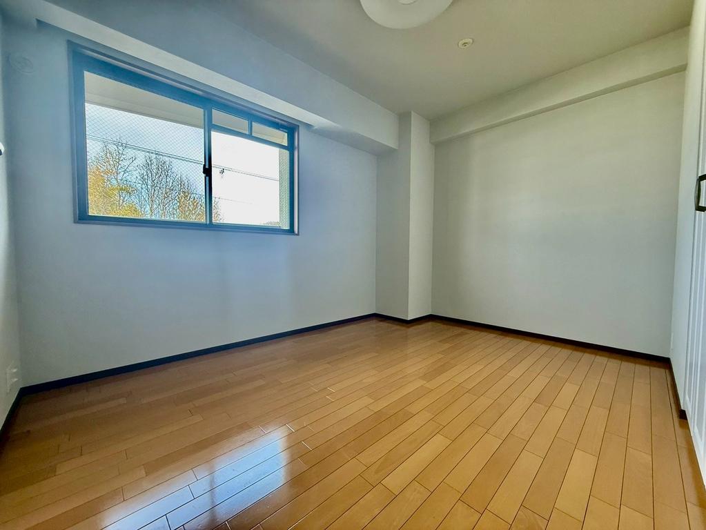 3-Bedroom Condo Near Station in Higashiikomatsukimicho 4