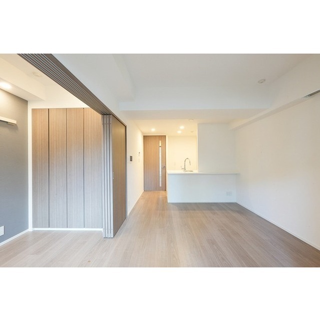 Modern 2-Bedroom Condo Near Station in Motoyoyogicho 4