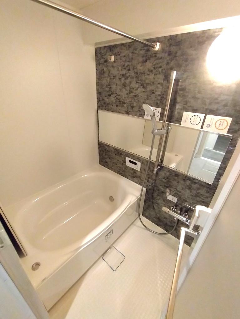 Classic 2-Bedroom Condo in Fukasawa 1