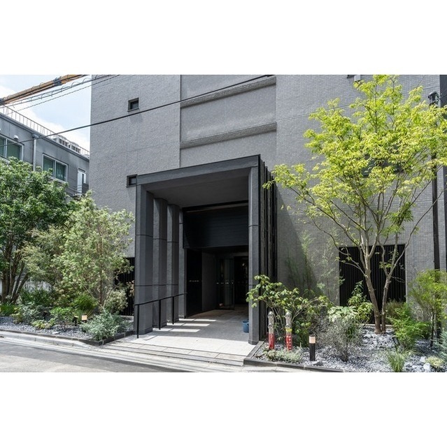 Modern 1-Bedroom Condo Near Station in Motoyoyogicho 2