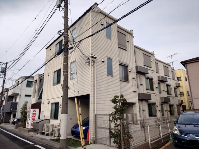 Modern 2-Bedroom Condo in Omorikita 1