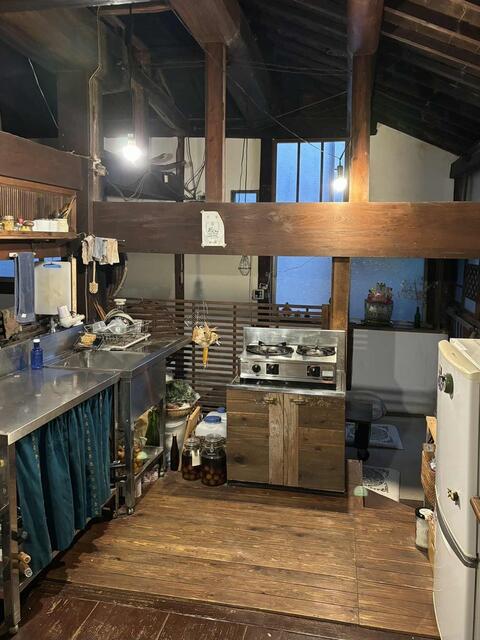 Vintage 5-Bedroom House with a Garden in Kankoji 2