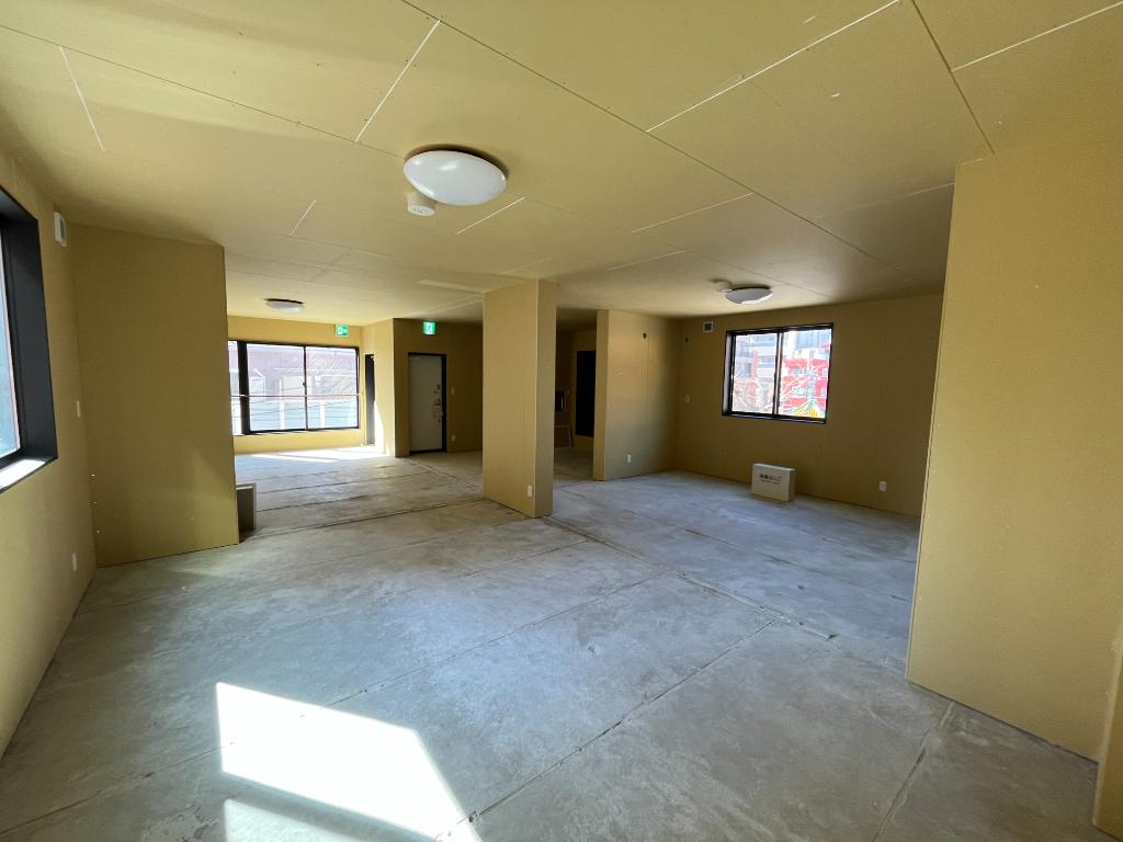 Brand New Property Near Station in Shinyamashita 7