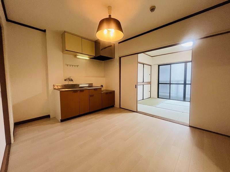 Classic 2-Bedroom Condo in Yagochi(2-chome) 7