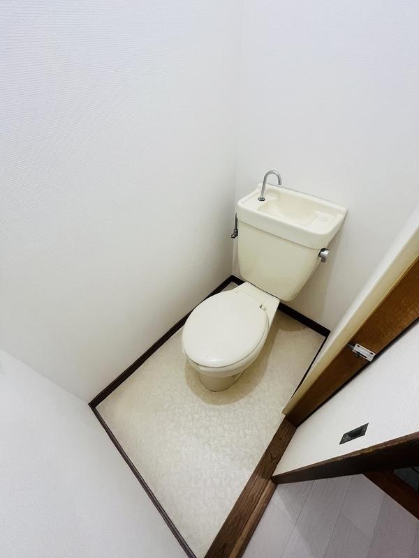 Classic 2-Bedroom Condo in Yagochi(2-chome) 8