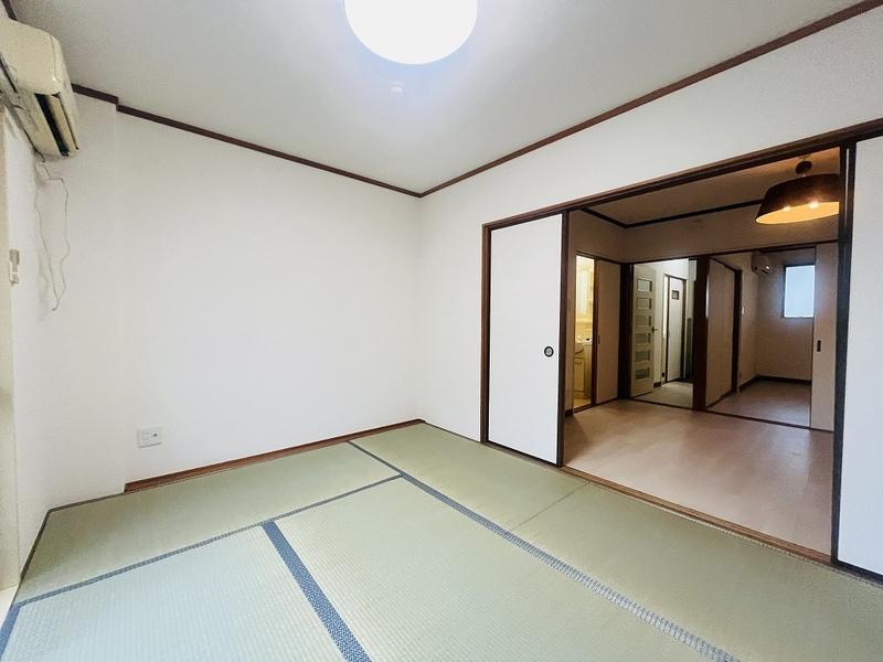 Classic 2-Bedroom Condo in Yagochi(2-chome) 2