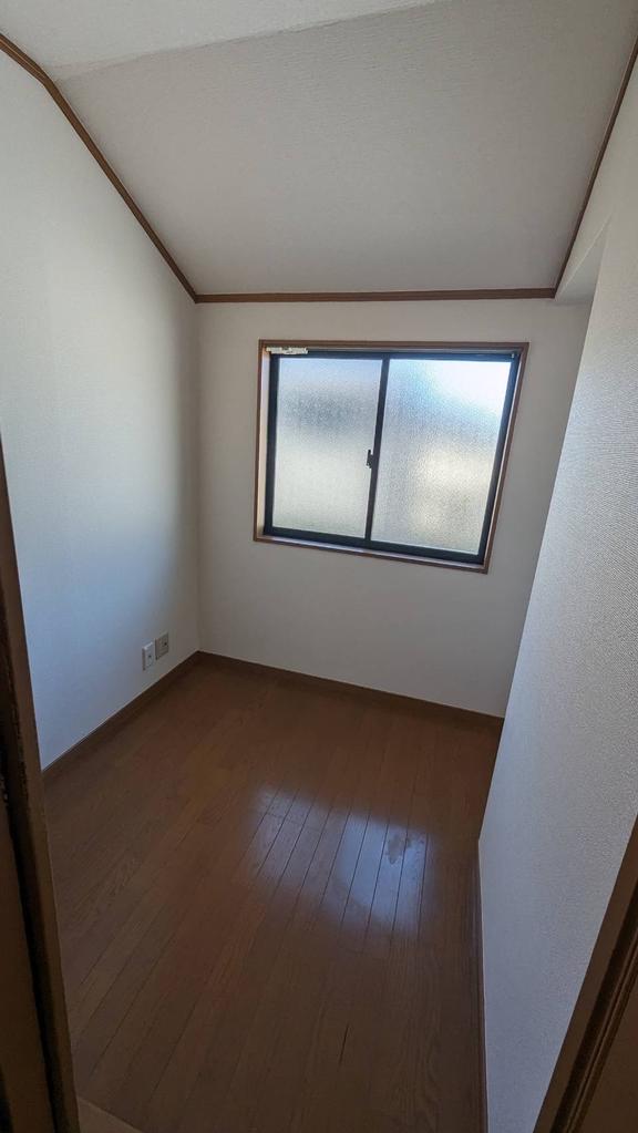 2-Bedroom House in Imanari 7