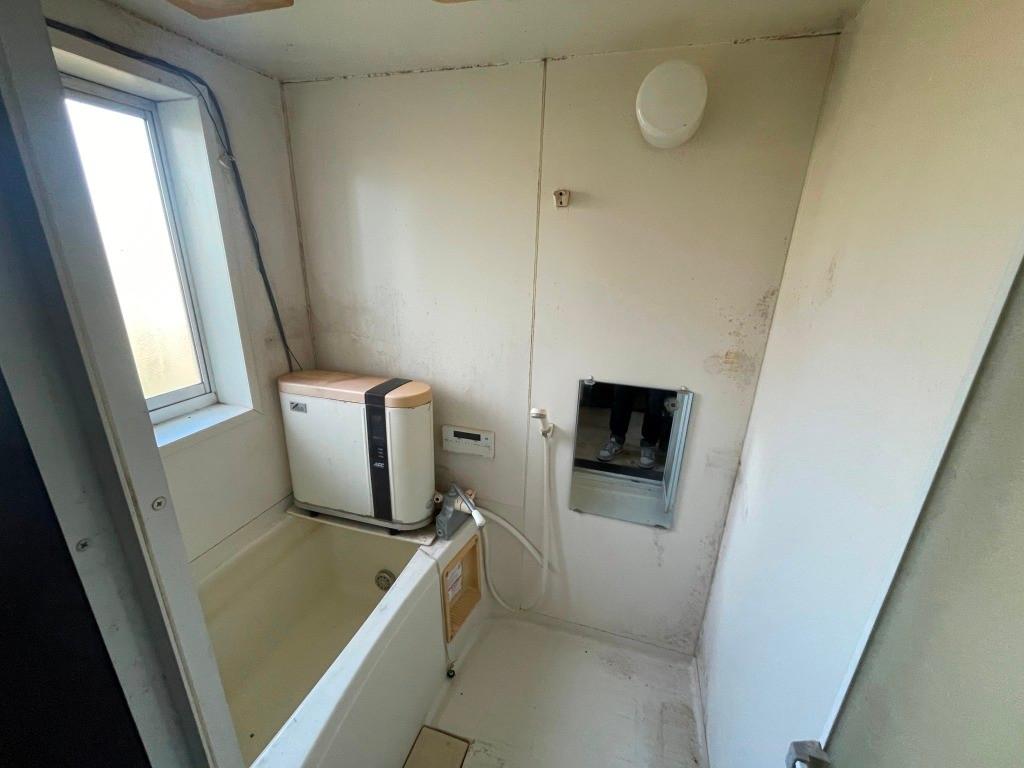 Classic 3-Bedroom House in Funako 5