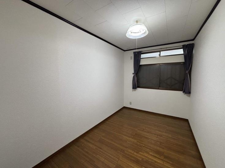 Classic 3-Bedroom Property in Nishiuneno 0