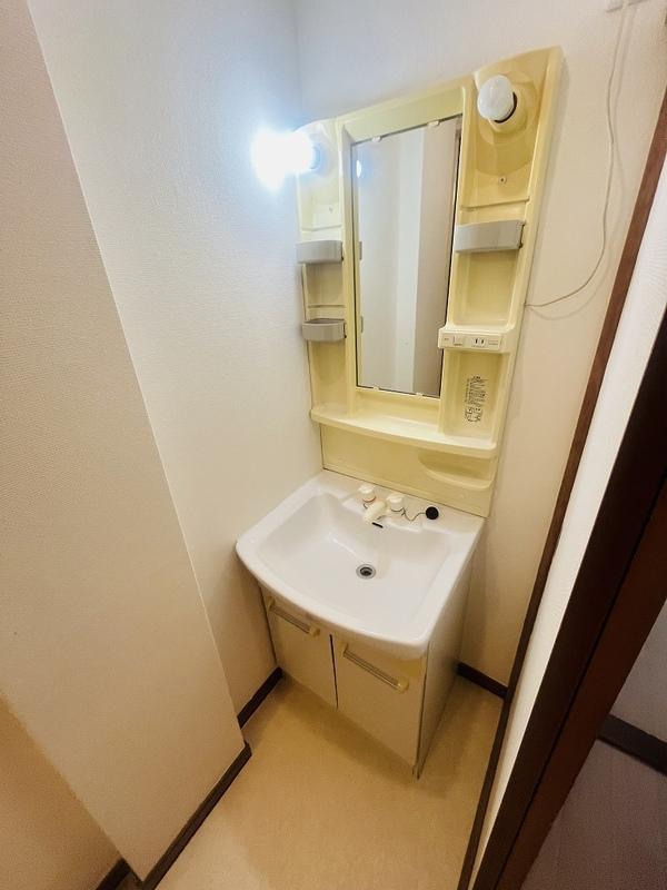 Classic 2-Bedroom Condo in Yagochi(2-chome) 6