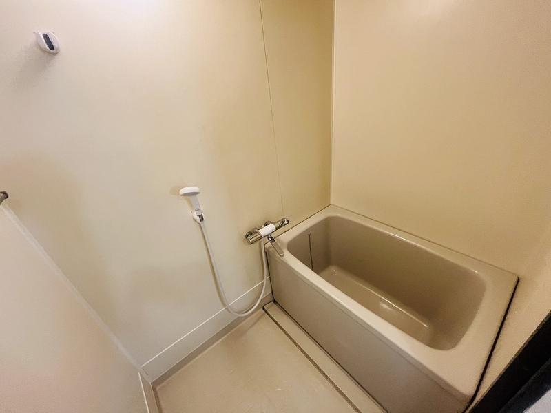 Classic 2-Bedroom Condo in Yagochi(2-chome) 5