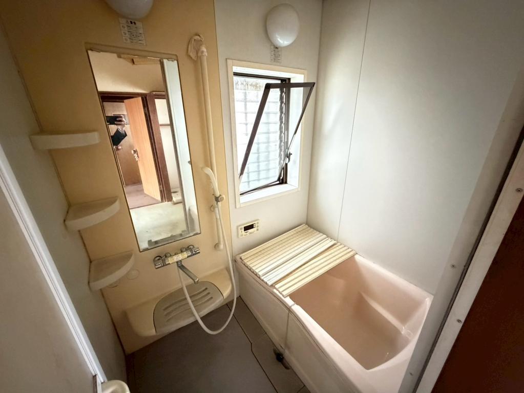 Vintage 4-Bedroom House in Bingonishi 3