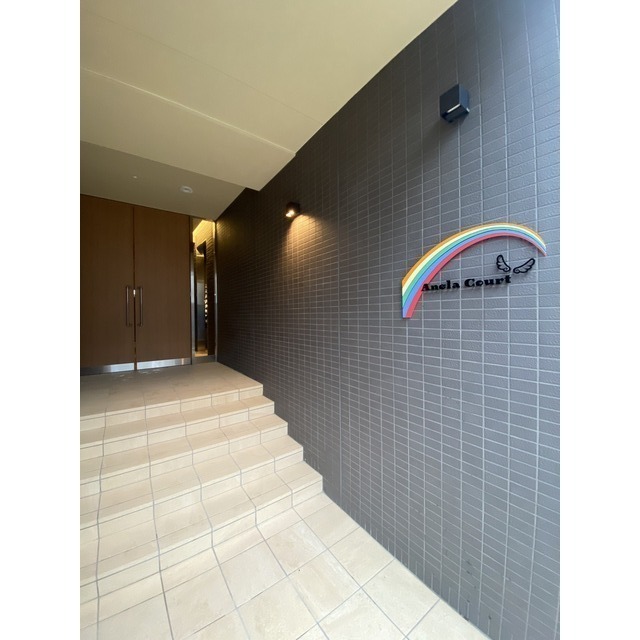 Ａｎｅｌａ　Ｃｏｕｒｔ 3