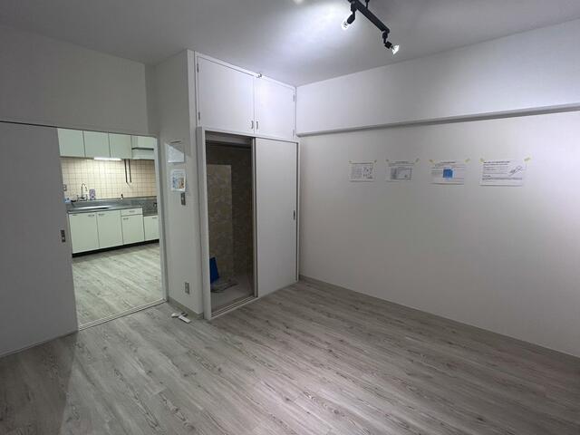 Vintage 2-Bedroom Condo in Matsugaoka 8
