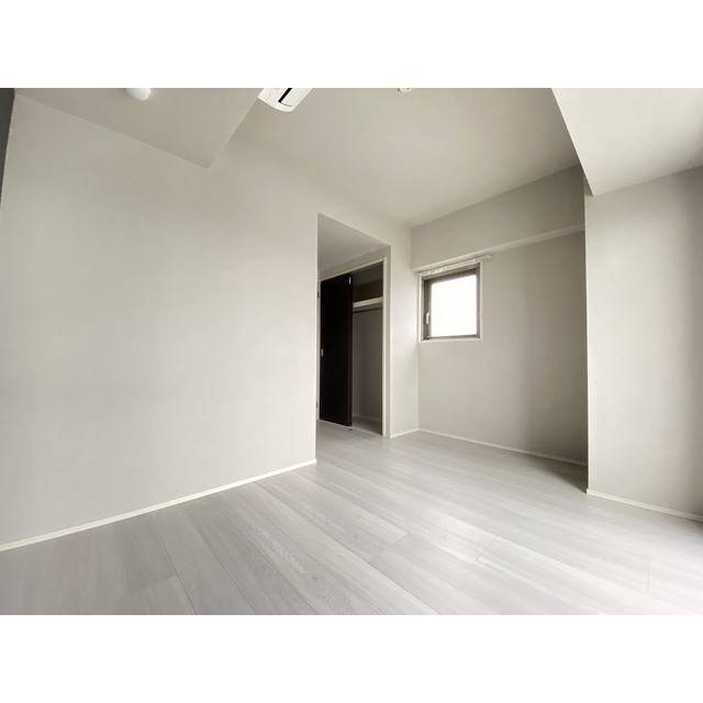 Modern Studio Condo Near Station in Negishi 4