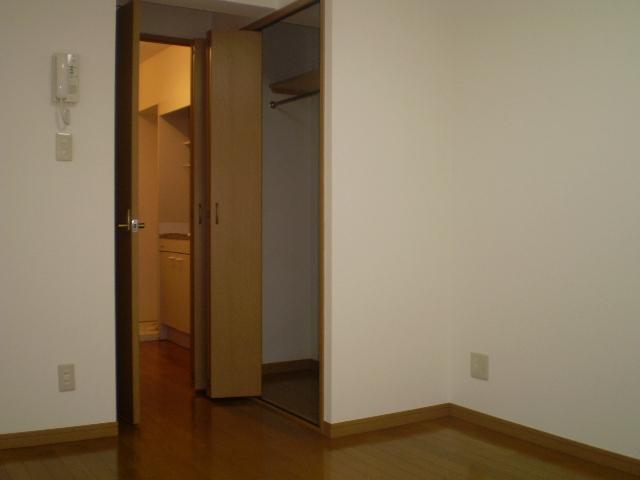 Studio Condo in Minamiyawata 7