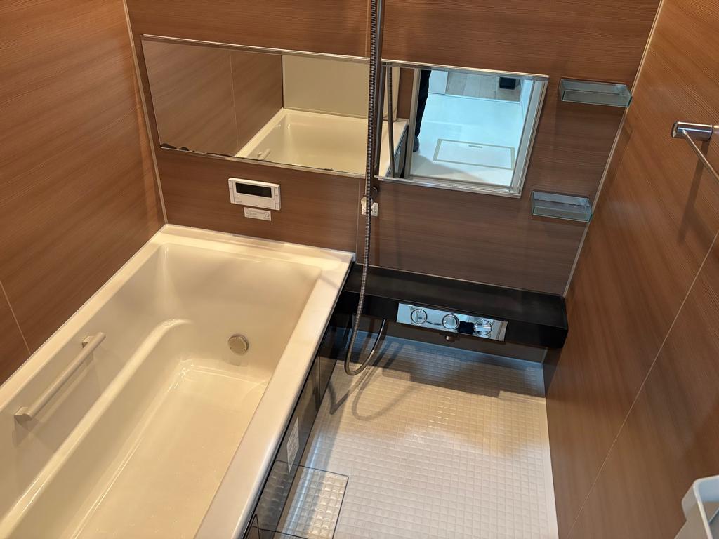 4-Bedroom House in Tatsuminaka 2