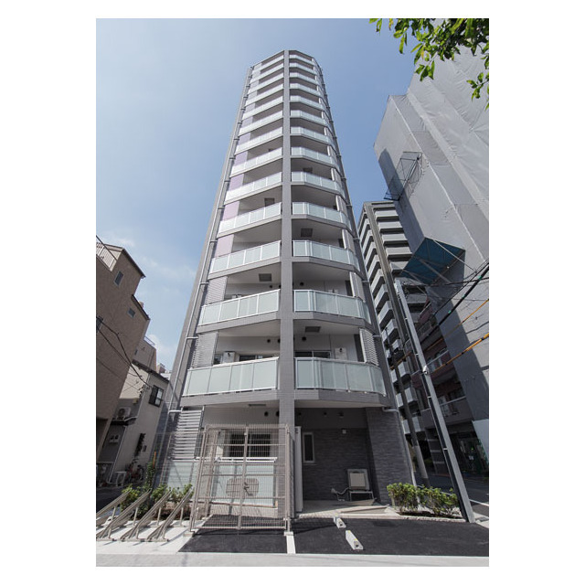 Modern 2-Bedroom Condo Near Station in Misuji 0