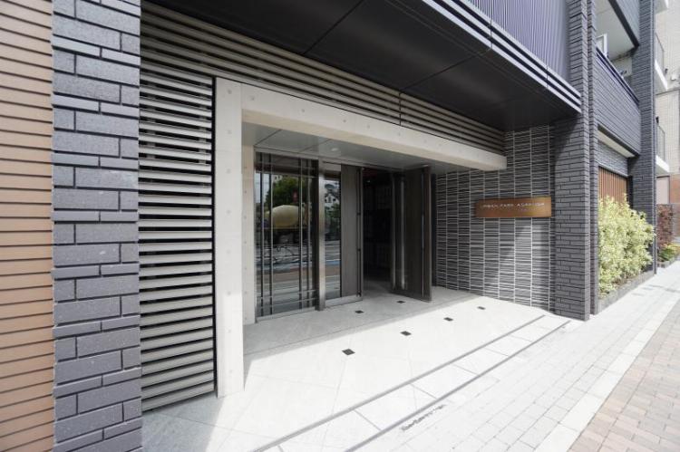 Modern 2-Bedroom Condo in Higashiasakusa 2
