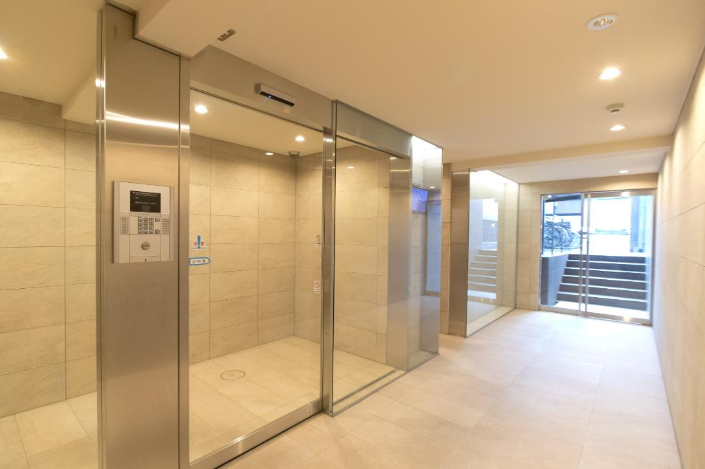 1-Bedroom Condo in Itchome 1