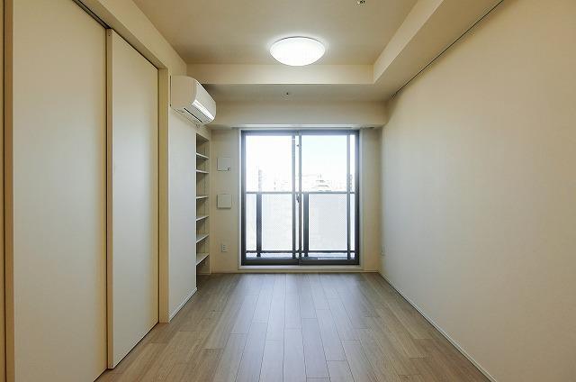 Modern 1-Bedroom Condo Near Station in Kitaueno 2