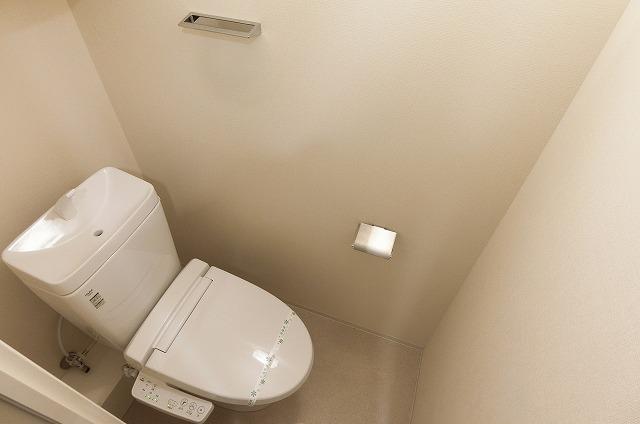 Modern 1-Bedroom Condo Near Station in Kitaueno 7