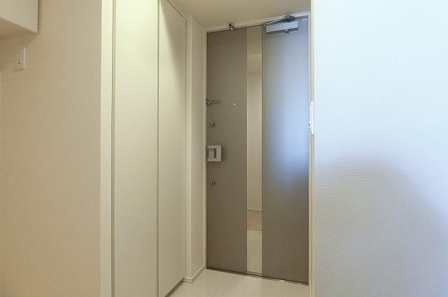 Modern 1-Bedroom Condo Near Station in Kitaueno 5