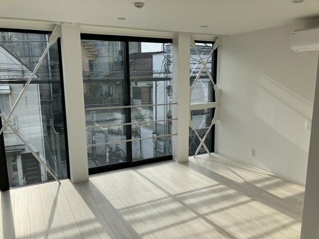 Modern Property Near Station in Shimoma 3