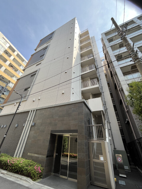 Modern 1-Bedroom Condo Near Station in Minato 0