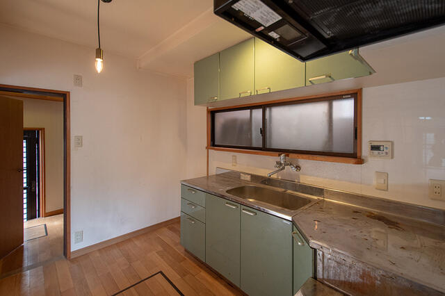 Classic 5-Bedroom House Near Station in Awataguchi toriicho 3