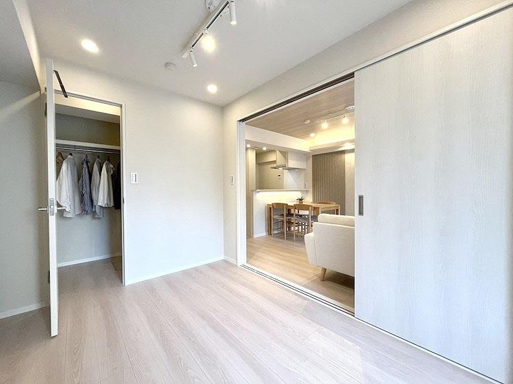 Charming 3-Bedroom Condo in Ukima 5