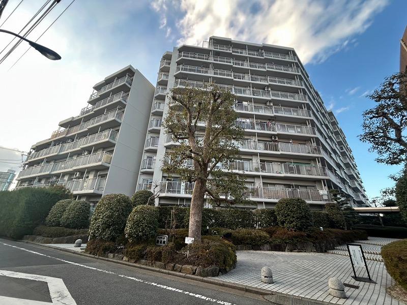 Charming 3-Bedroom Condo in Ukima 9
