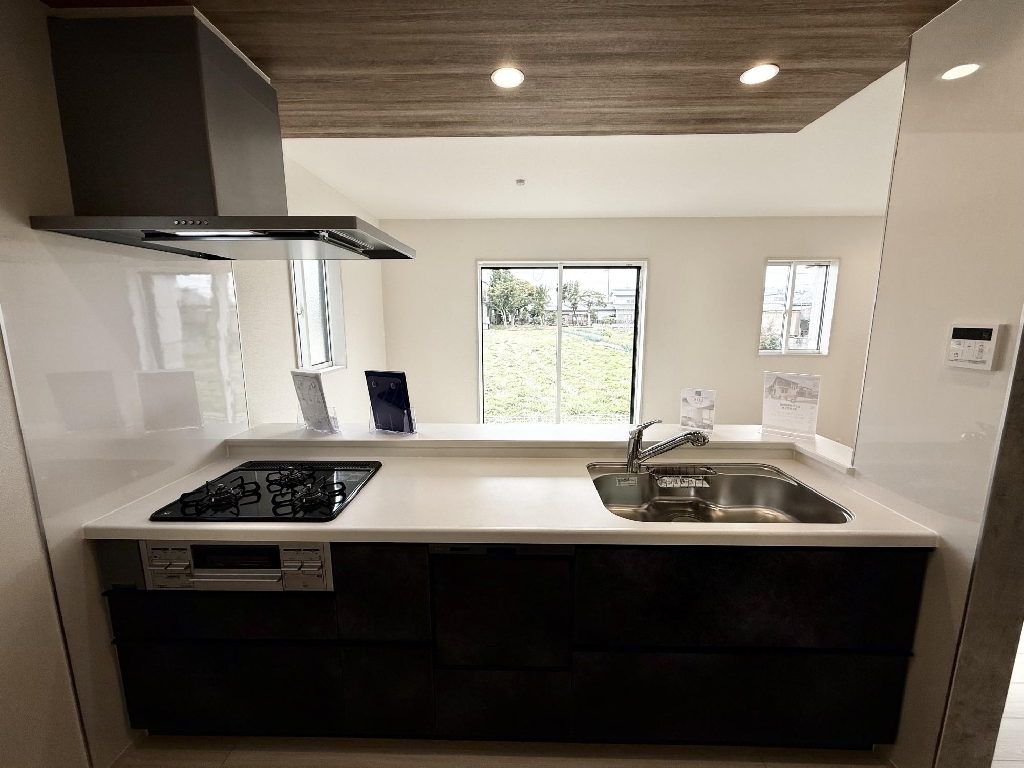 Brand New 3-Bedroom House in Tokujocho 7