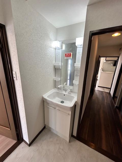 Classic 2-Bedroom Condo in Tagara 9