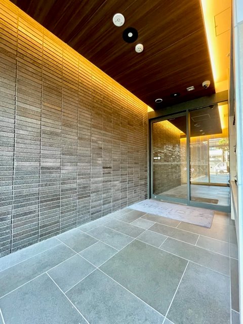 Modern 1-Bedroom Condo in Ikegami 4
