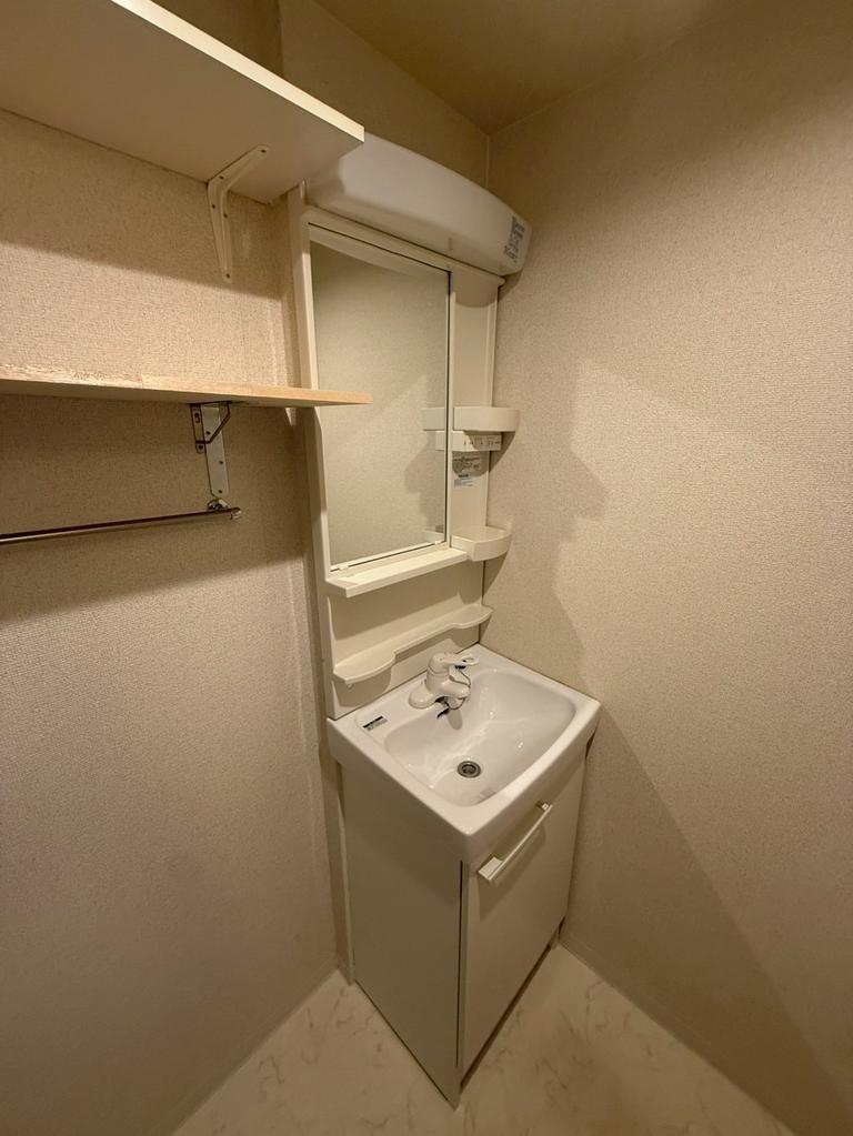 Well-Kept Studio Condo Near Station in Nishinakajima 4