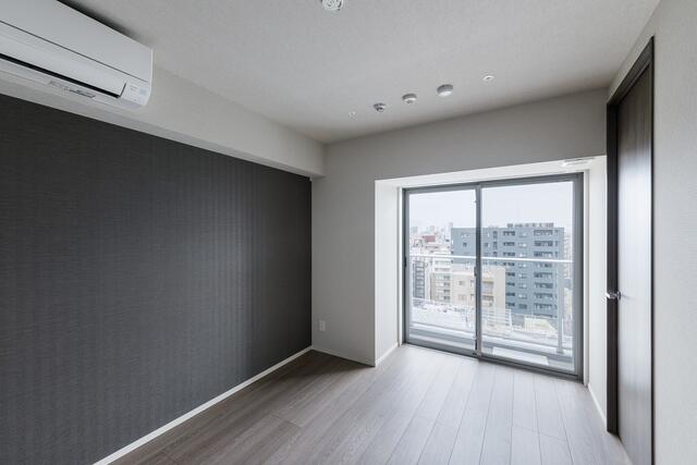 Modern 2-Bedroom Condo Near Station in Komagata 3