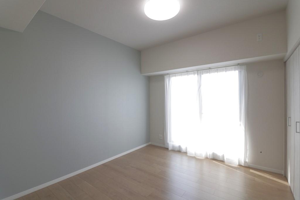 Vintage 4-Bedroom Condo in Imazuminami 8